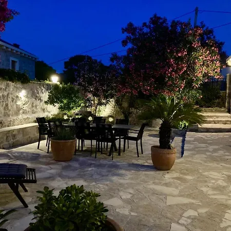 By The Sea Near Dubrovnik Tatil Evi Cavtat