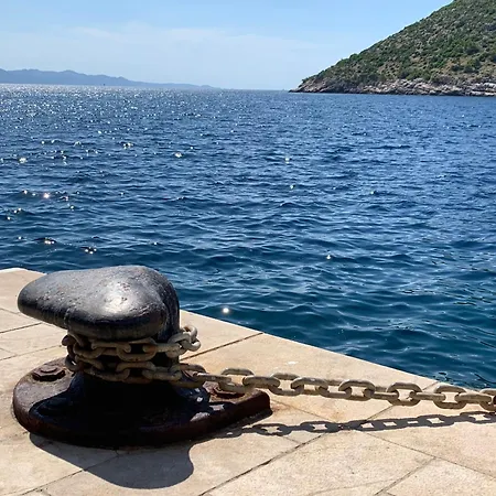 By The Sea Near Dubrovnik Tatil Evi *