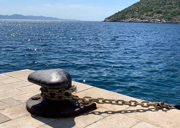 By The Sea Near Dubrovnik Tatil Evi *